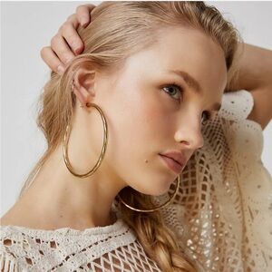 FREE PEOPLE Nikis Oversized Hoops